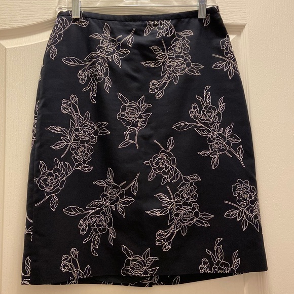Ann Taylor Dresses & Skirts - Vintage Ann Taylor embroidered skirt